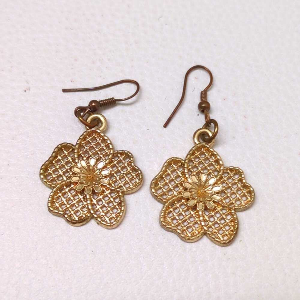 Gridded Gold Poppy Flower Dangle Earrings